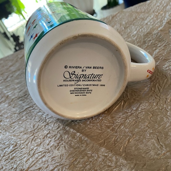 VINTAGE CHRISTMAS MUG - Picture 2 of 5